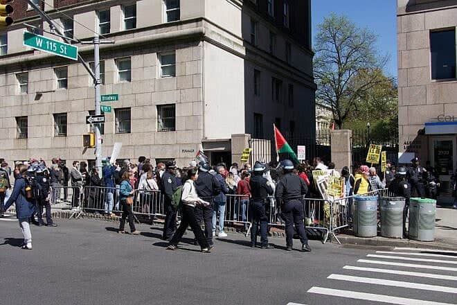 A pro-Palestinian, anti-Israel protest next to the Columbia University Bookstore in New York City, April 22, 2024. Credit: SWinxy via Wikimedia Commons.