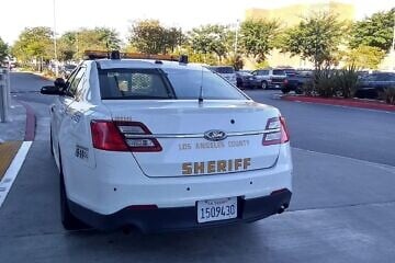 A police interceptor for the Los Angeles County Sheriff's Department. Credit: Akino601 via Wikimedia Commons.