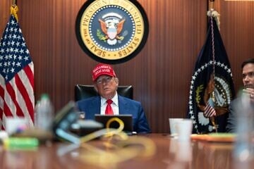 U.S. President Donald Trump and his national security team meet in the Situation Room of the White House, June 21, 2025. Credit: Daniel Torok/White House.