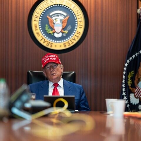 Президент США Дональд Трамп и его команда по национальной безопасности встречаются в Ситуационной комнате Белого дома, 21 июня 2025 года. Автор: Дэниел Торок/Белый дом.