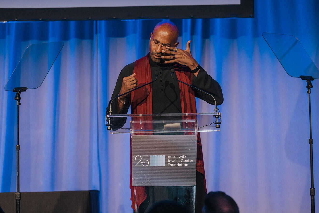 CNN political commentator Van Jones speaks at the Auschwitz Jewish Center Foundation's annual gala in Manhattan, June 11, 2025. Credit: Andrea Altamura/Auschwitz Jewish Center Foundation.