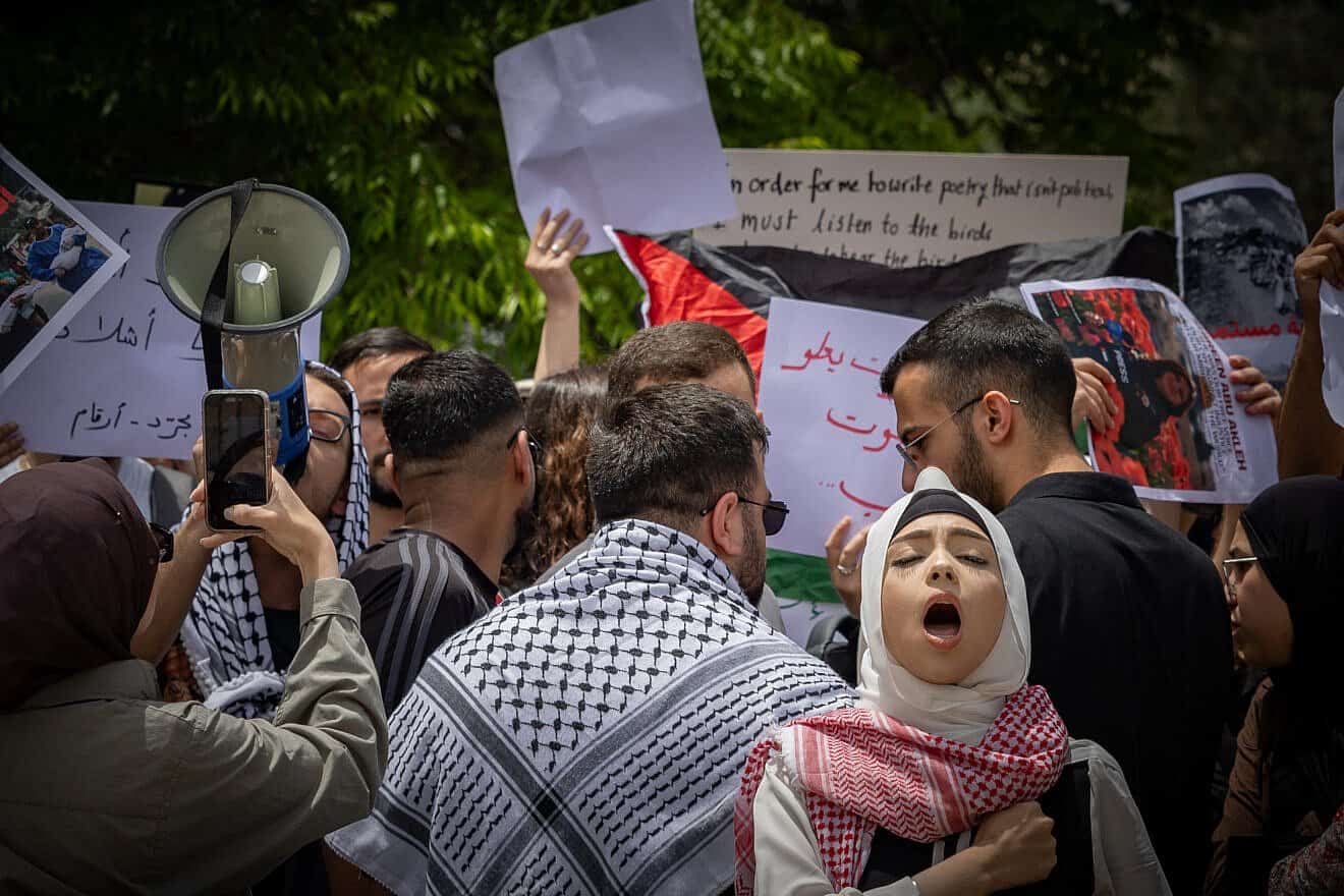 Demonstrators protest calling to end the war in Gaza while others rally in favor of continuing the fighting, at the Hebrew University in Jerusalem on May 12, 2025. Photo by Flash90.