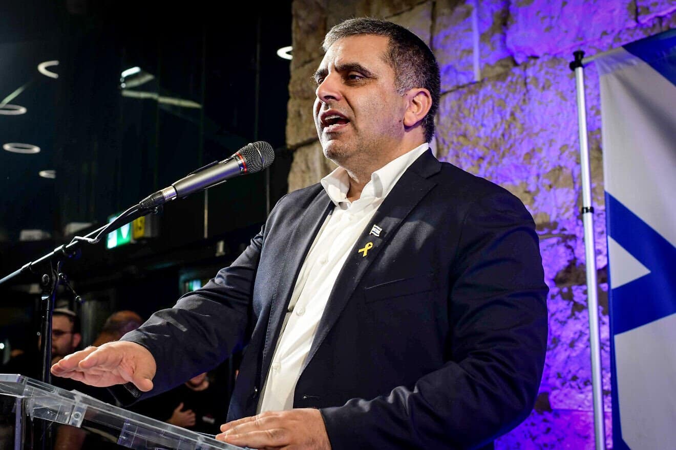 Israeli Aliyah and Integration Minister Ofir Sofer welcomes new immigrants from France at Ben-Gurion International Airport, near Tel Aviv, Aug. 1, 2024. Photo by Tomer Neuberg/Flash90.