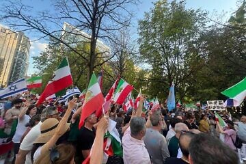 An estimated 1,000 people marched in unity against the Iranian regime in Toronto on June 22, 2025. Credit: Courtesy of Salman Sima.