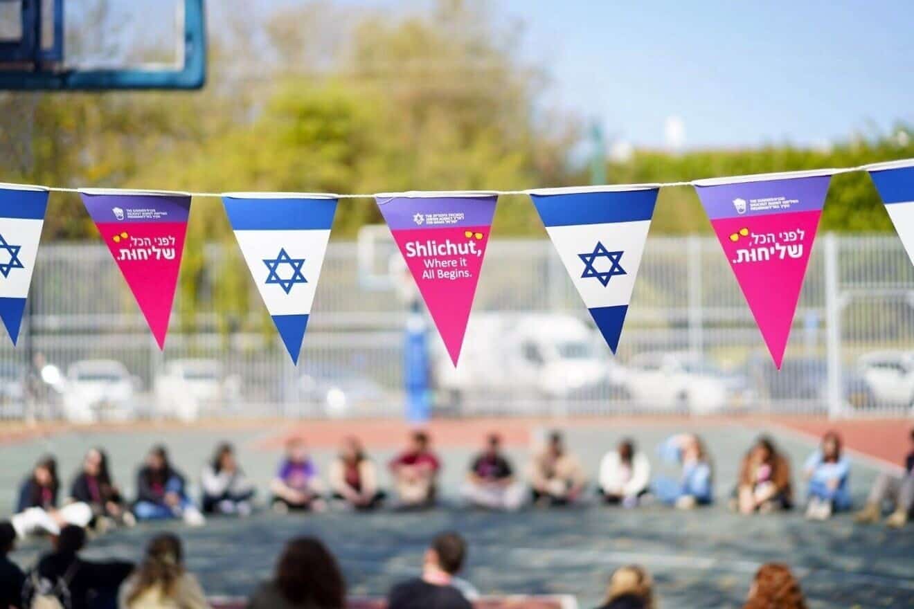 Summer Camp Shlichim (“emissaries”) sent via the Jewish Agency for Israel work at 190 camps across North America, interacting with more than 150,000 campers, staff and community members across the continent. Credit: Courtesy.