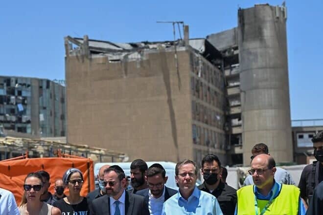 Israeli President Isaac Herzog visits Soroka Medical Center in Beersheva after it was hit by an Iranian ballistic missile, June 19, 2025. Photo by Kobi Gideon/GPO.