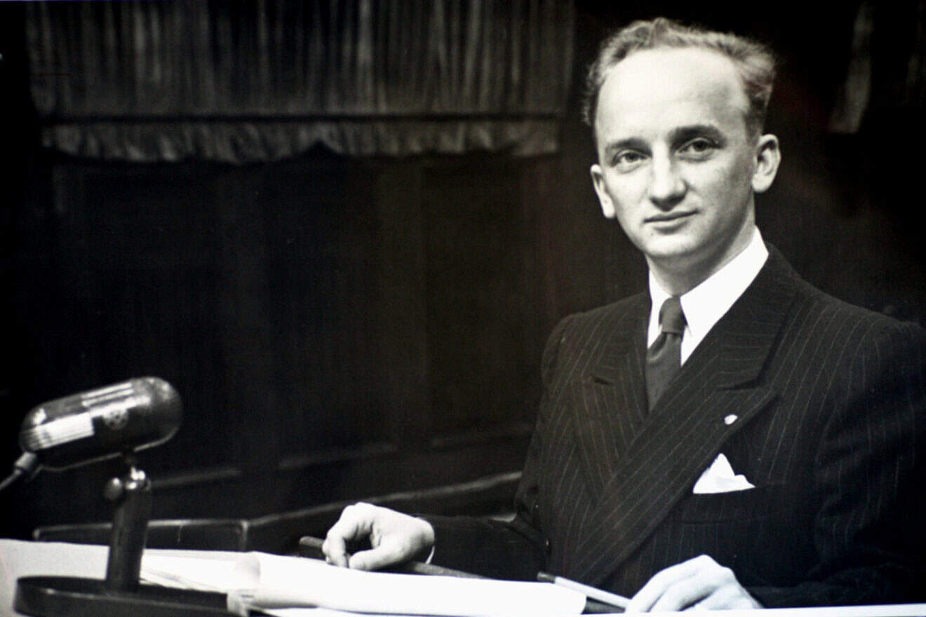 Prosecutor Benjamin Ferencz at the Einsatzgruppen Trial, which lasted from September 1947 until April 1948, in Nuremberg, Germany. Credit: U.S. Army/United States Holocaust Memorial Museum via Wikimedia Commons.