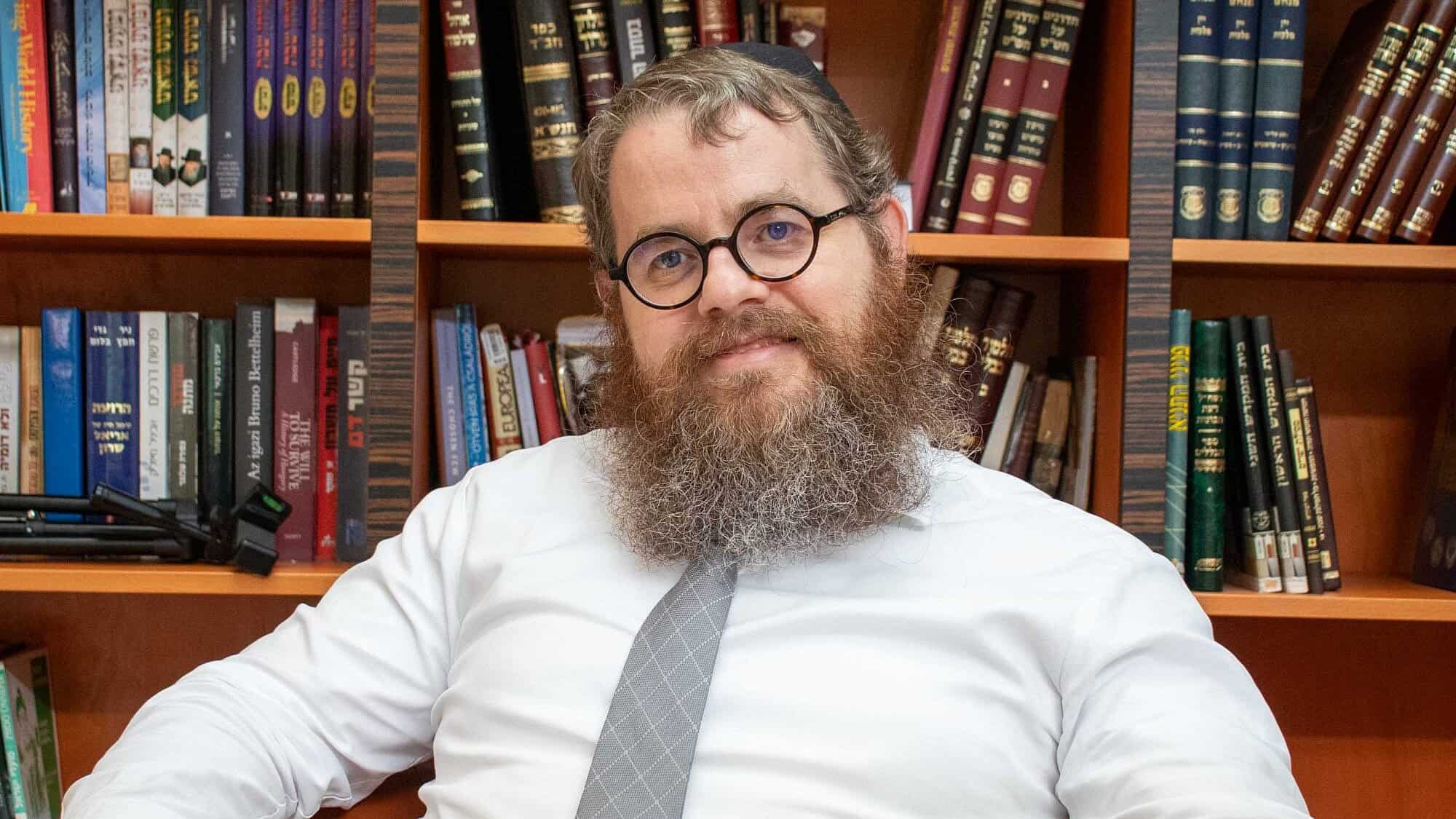 Rabbi Shlomo Köves, chief rabbi of the Chabad-affiliated Association of Hungarian Jewish Communities (or EMIH), at his office in Budapest, May 28, 2025. Photo by David Isaac.