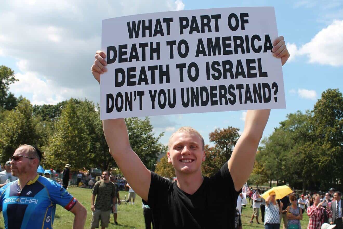 Tea Party Patriots hold a “Stop the Iran nuclear deal” rally in Washington, D.C., on Sept. 9, 2015. Credit: Elvert Barnes via Wikimedia Commons.