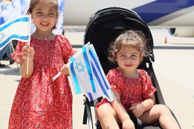 Children of new immigrants at Ben Gurion Airport.  Credit: Sivan Shahar/GPO, June 25, 2025.
