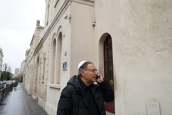 A Jewish man outside the synagogue of Neuilly-sur-Seine, west of Paris, on Dec. 11, 2017. Photo by Canaan Lidor.