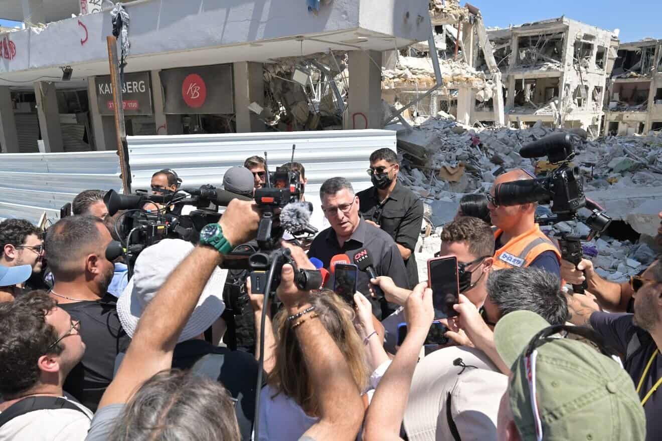 Gideon Sa'ar speaks to foreign diplomats in Bat Yam, Israel on June 18, 2025. Photo courtesy of the Minister of Foreign Affairs of the State of Israel.