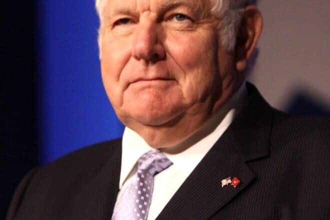 Former education secretary William Bennett speaking at the Values Voter Summit in Washington, D.C., on Oct. 8, 2011. Credit: Gage Skidmore via Creative Commons.