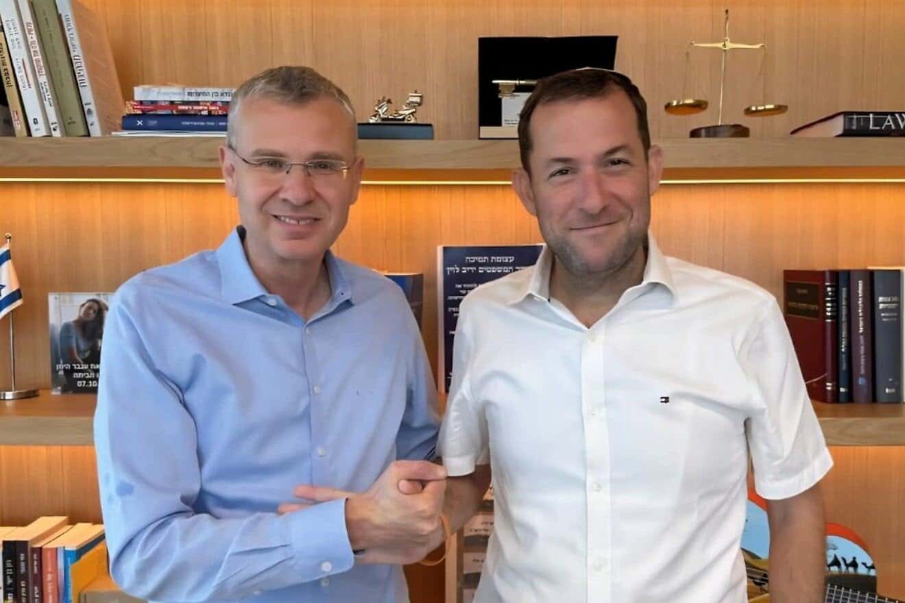 Israeli Justice Minister Yariv Levin (left) meets Samaria Regional Council head Yossi Dagan at his office in Jerusalem, July 2, 2025. Photo by Roi Hadi/Samaria Regional Council.