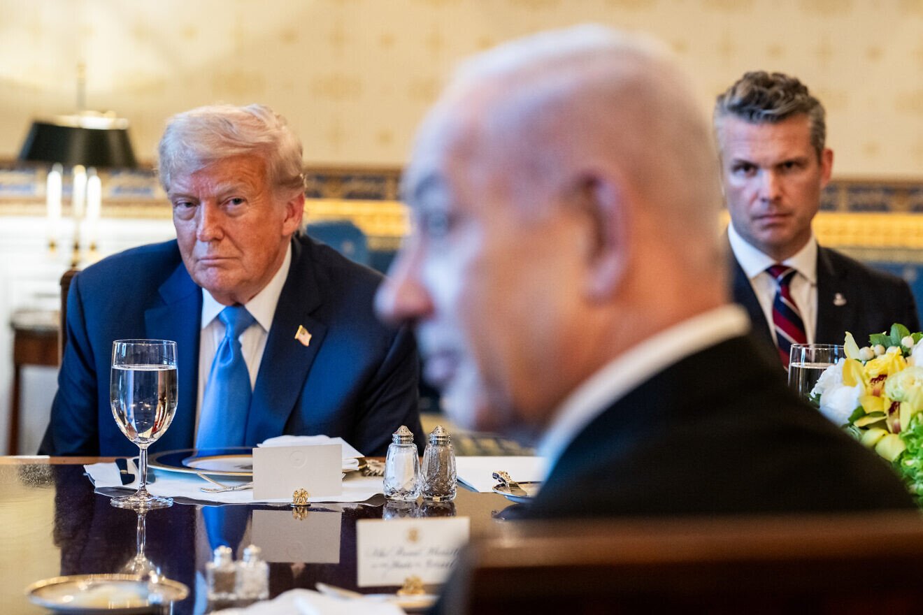U.S. President Donald Trump hosts a bilateral dinner for Israeli Prime Minister Benjamin Netanyahu in the Blue Room, July 7, 2025. Credit: Daniel Torok/White House.
