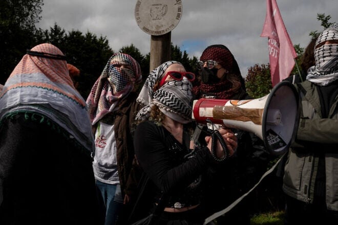 Protesters at Shannon Airport in Ireland demand that Dublin sanction Israel, Sept. 8, 2024. Photo by Natalia Campos/Getty Images.