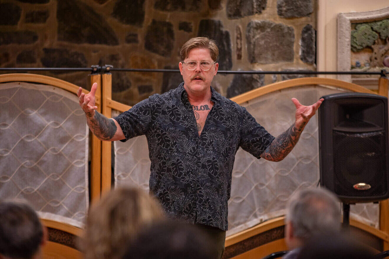 Reformed neo-Nazi Arno Michaelis speaks about his life experiences at Chabad of the Main Line in Merion, Pa., on July 22, 2025. Photo by Yakov Binyamin Turmelle.