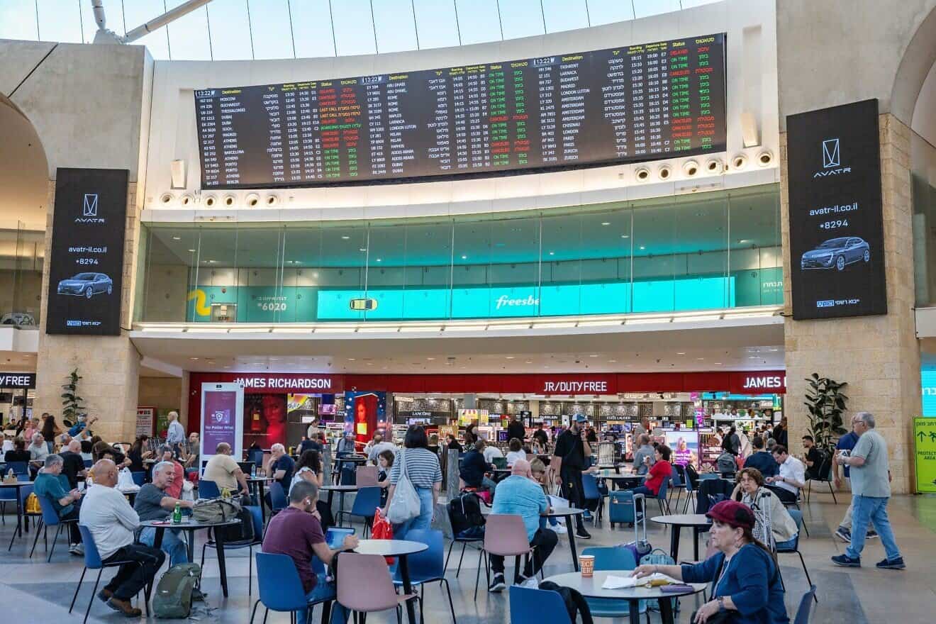 Travelers at Ben-Gurion International Airport, May 13, 2025. Photo by Nati Shohat/Flash90.