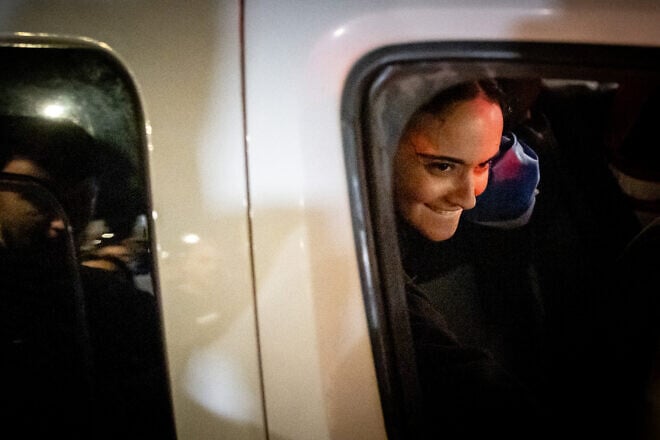 Released hostage Emily Damari arrives at Sheba Medical Center at Tel Hashomer in Ramat Gan, on Jan. 19, 2025. Photo by Yonatan Sindel/Flash90.