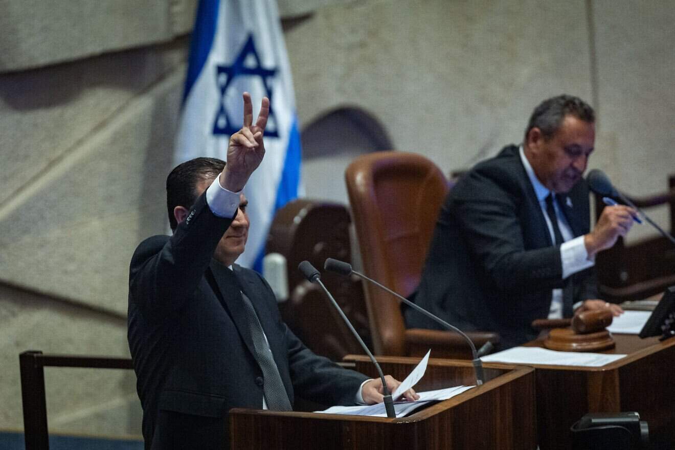 Hadash-Ta’al Party chairman MK Ayman Odeh survives the Knesset vote to remove him from office, Jerusalem, July 14, 2025. Photo by Yonatan Sindel/Flash90.