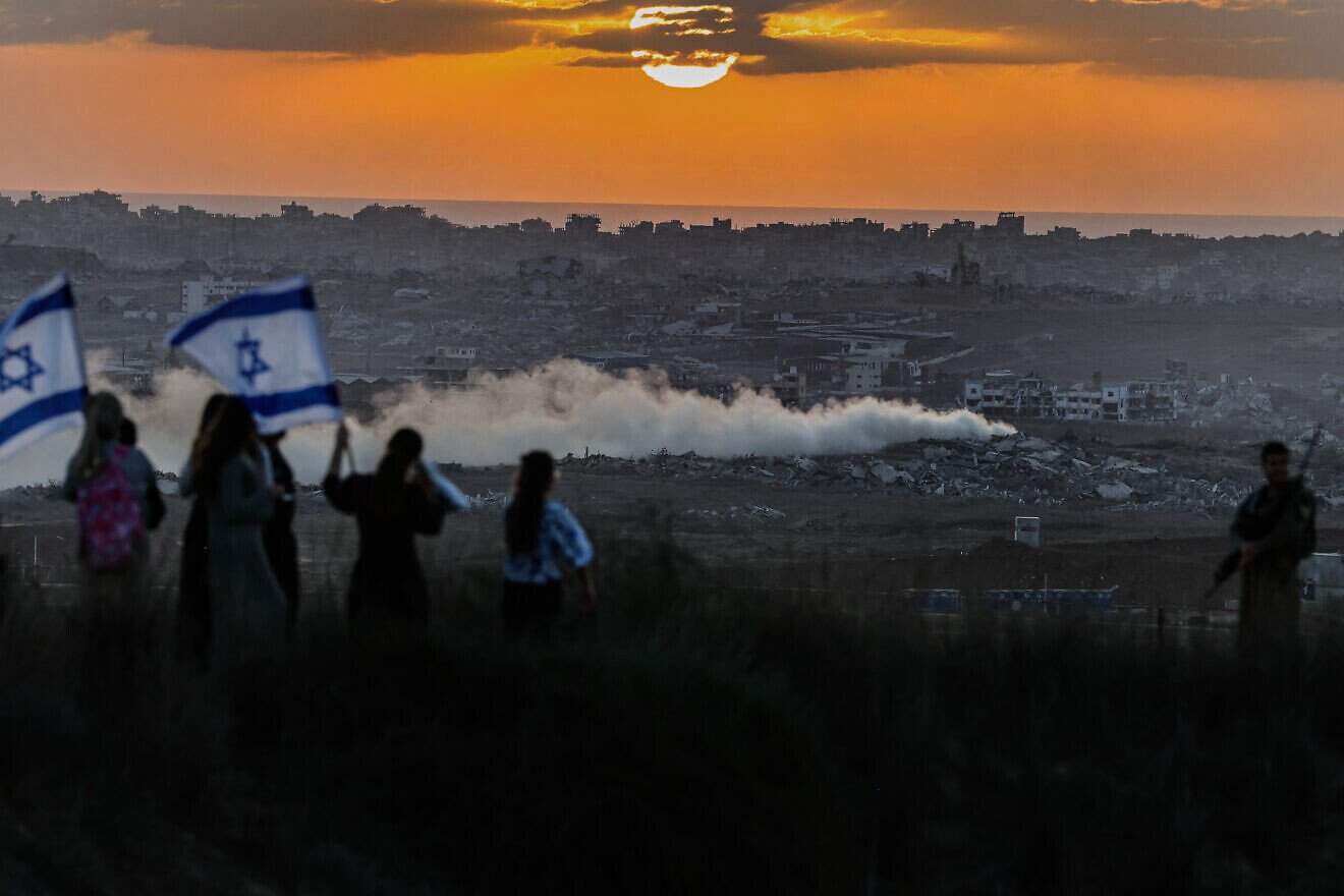 Israelis who support the reestablishment of Israeli communities in Gaza hold a protest march near the border with the Strip, July 30, 2025. Photo by Tsafrir Abayov/Flash90.