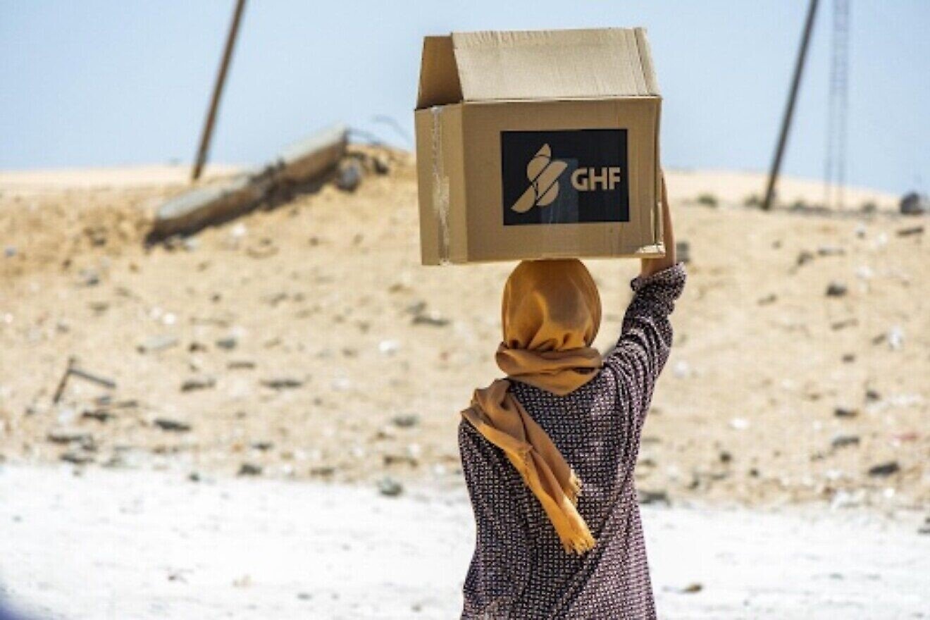 Gazans receive humanitarian aid in 2025. Credit: Courtesy of Gaza Humanitarian Foundation.