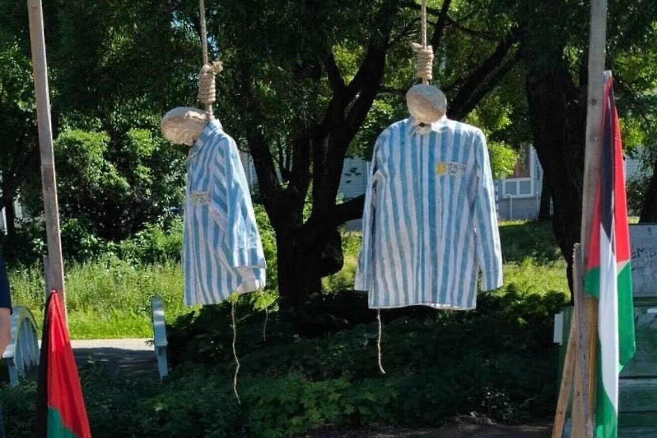 The Umea for Palestina group erected up a display of mannequins in concentration camp uniforms hanging from gallows in Umea, Sweden, on July 18, 2025. Source: Umea for Palestina/Instagram.