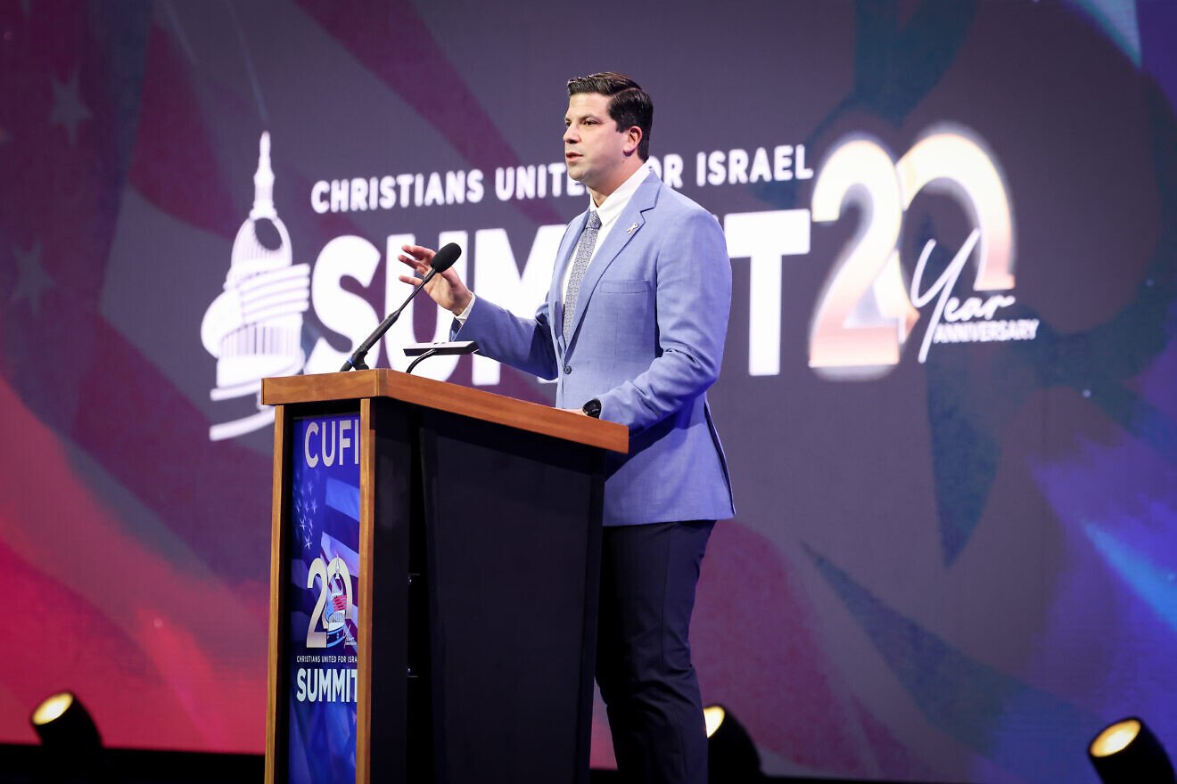 Roy Altman, a judge of the U.S. District Court for the Southern District of Florida, speaks at the Christians United for Israel annual event in the Washington area, held from June 29 to July 1, 2025. Credit: CUFI.