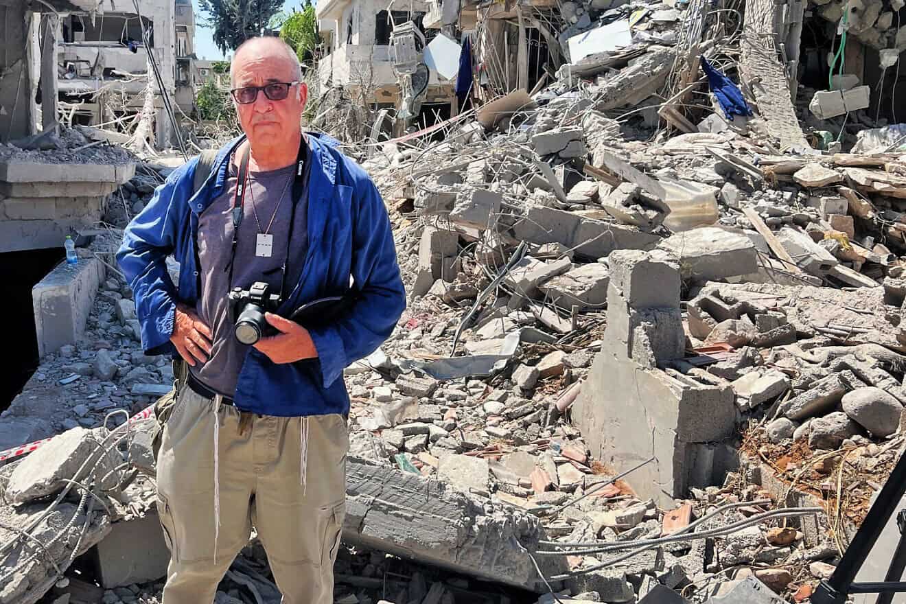 South African cameraman captures Iranian missile devastation in Israel -  JNS.org