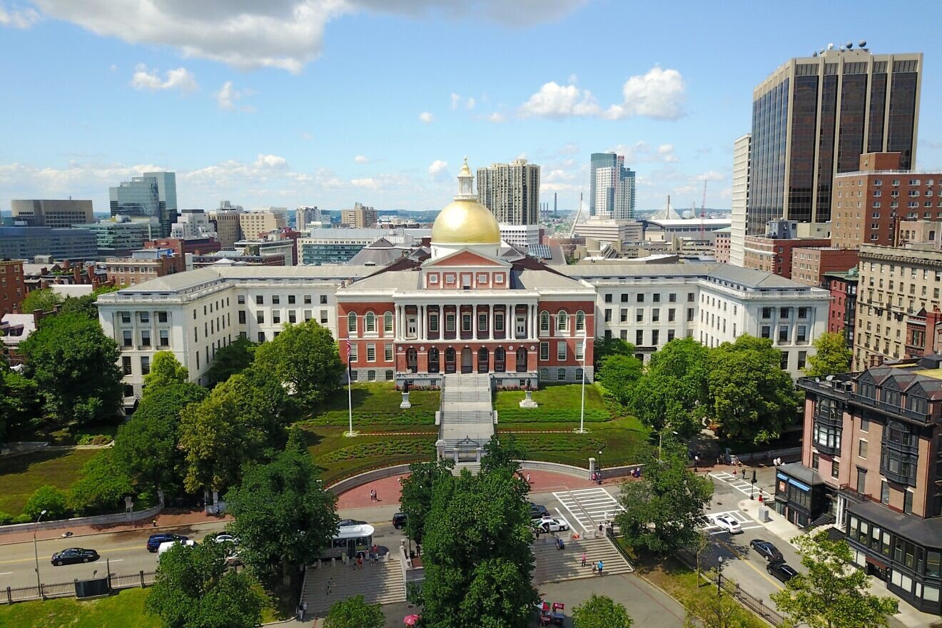 Front view of the Massachusetts State House in Boston. Credit: AbhiSuryawanshi via Wikimedia Commons.