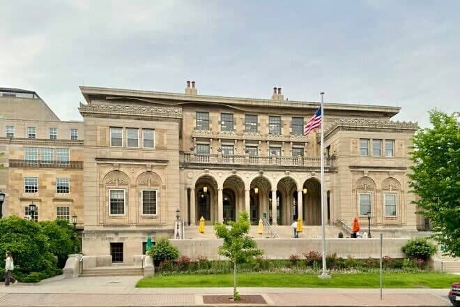 Memorial Union at the University of Wisconsin-Madison, in Madison, Wis. Credit: w_lemay via Wikimedia Commons.