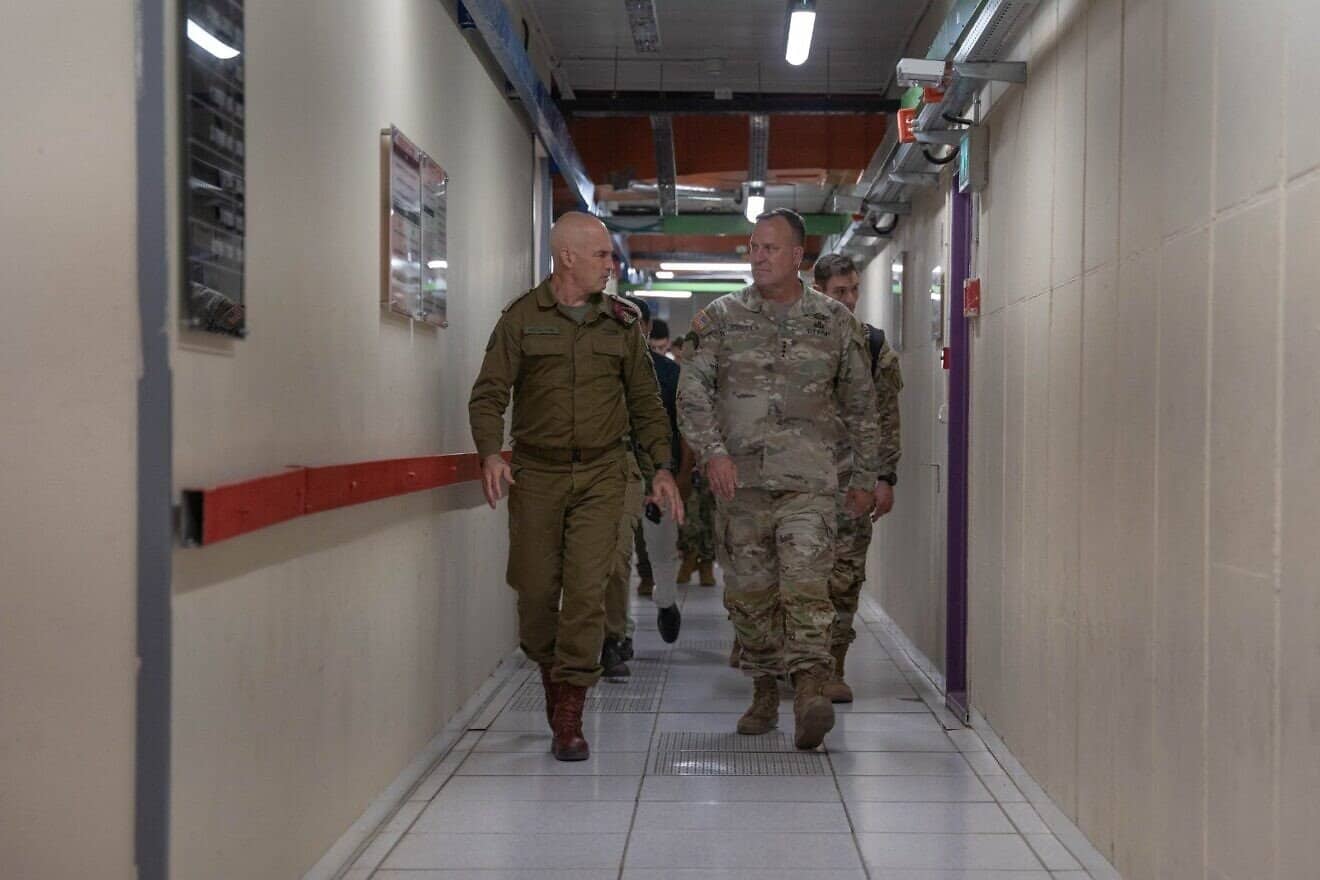 Gen. Michael Erik Kurilla, commander of U.S. Central Command, walks with the head of IDF Northern Command Maj. Gen. Ori Gordin during a visit to Israel, Sept. 9, 2024. Credit: IDF via Wikimedia Commons.