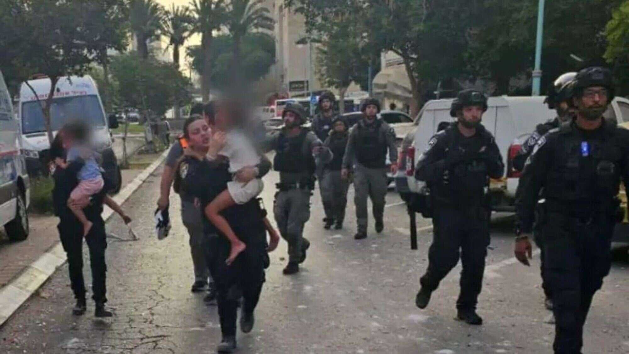 First Sgt. Lielle Dahan (center) in Beersheva after an Iranian missile strike, June 24, 2025. Credit: Israel Police.