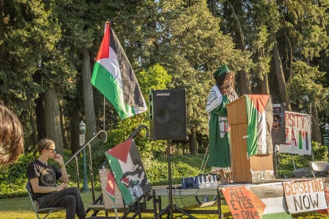 The University of Oregon Palestine Coalition held a "People's Commencement" that included speeches by faculty and students on June 7, 2024. Credit: Outinthetrenches via Wikimedia Commons.