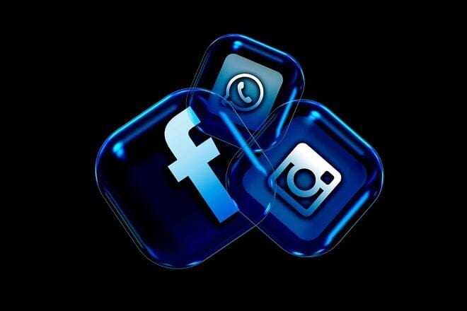 Social-media buttons to push. Credit: geralt/Pixabay.