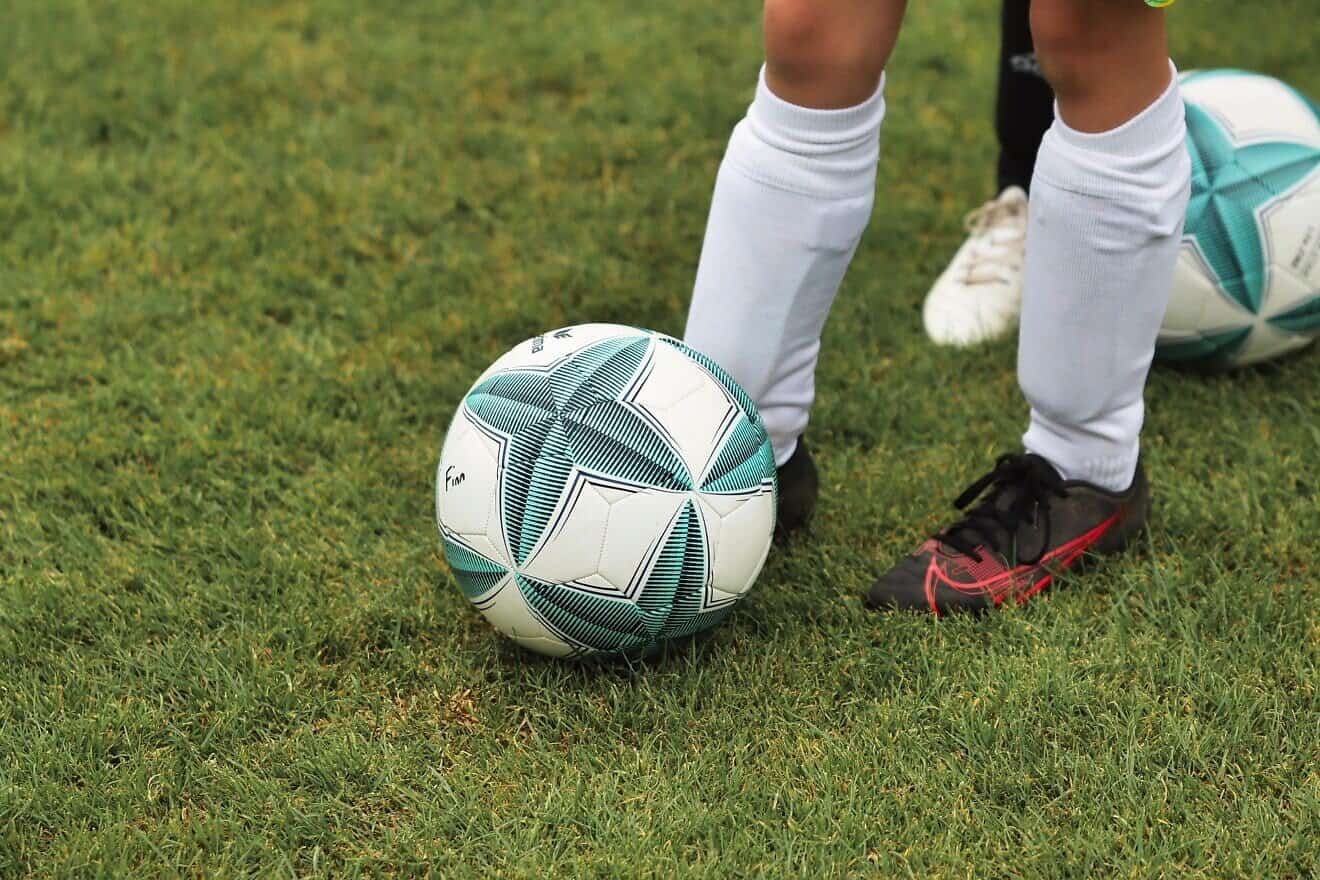 Youth soccer. Credit: planet_fox/Pixabay.