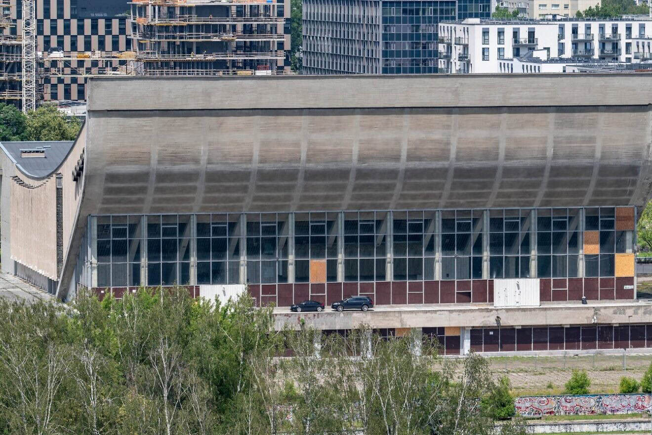 The abandoned Vilnius Palace of Concerts and Sports, also known as Sporto Rūmai, built by Soviets atop the Piramónt Jewish cemetery in Vilnius, Lithuania. Credit: The Government of the Republic of Lithuania.