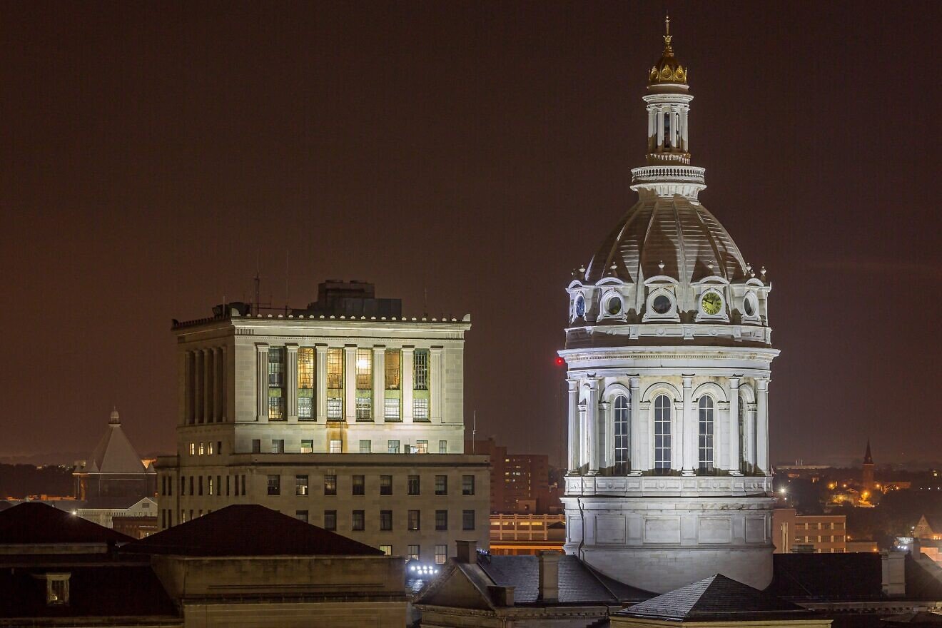 Baltimore City Hall with the Abel Wolman Municipal Building in the background in Baltimore, Md., Aug. 16, 2017. Credit: Martin Kraft via Wikimedia Commons.