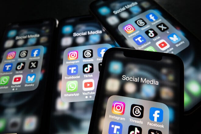 In this photo illustration, iPhone screens display various social media apps on the screens on February 9, 2025 in Bath, England. Photo by Anna Barclay/Getty Images.