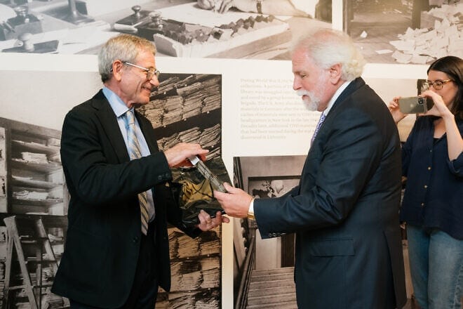 Jonathan Brent, CEO and executive director of YIVO (left), welcomes New York City Deputy Mayor Randy Mastro to the ribbon-cutting ceremony of the new YIVO Learning and Media Center, July 14, 2025. Photo by Brian Hatton.
