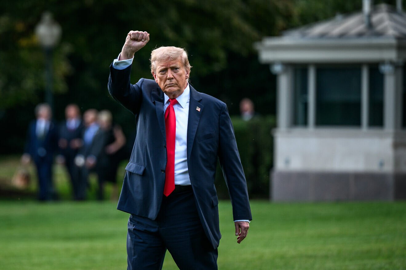 U.S. President Donald Trump boards Marine One on the South Lawn of the White House en route to Joint Base Andrews, Md., for a trip to New York City on Sept. 11, 2025. Photo by Molly Riley/White House.