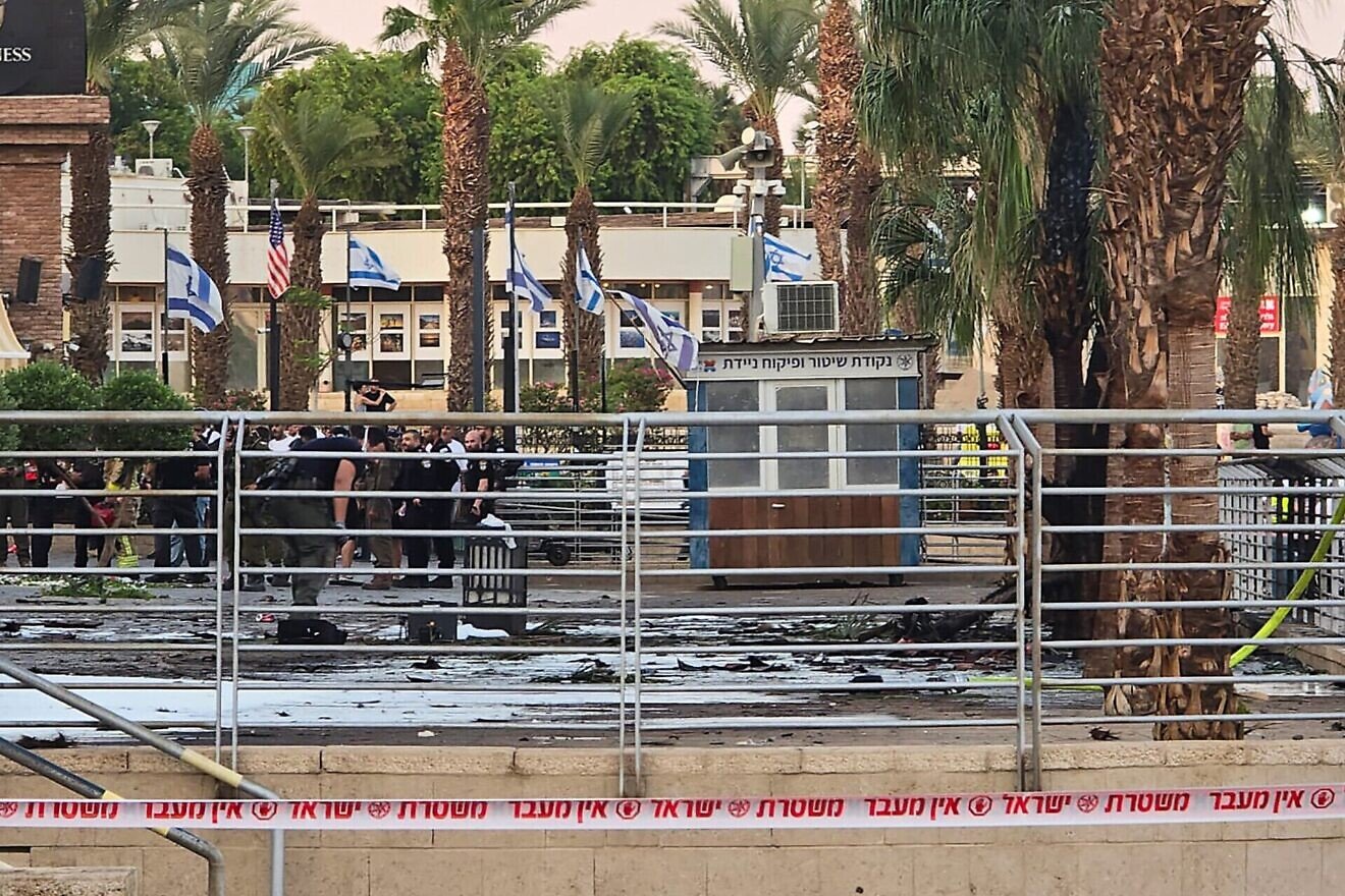 Israeli security forces at the scene of a Houthi drone strike in Eilat, Sept. 24, 2025. Photo by Yehuda Ben Itach/Flash90.