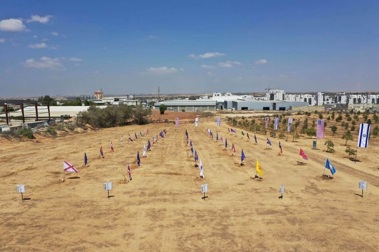 250 US legislators plant state trees in Negev, while seeing sites of Oct. 7  - JNS.org