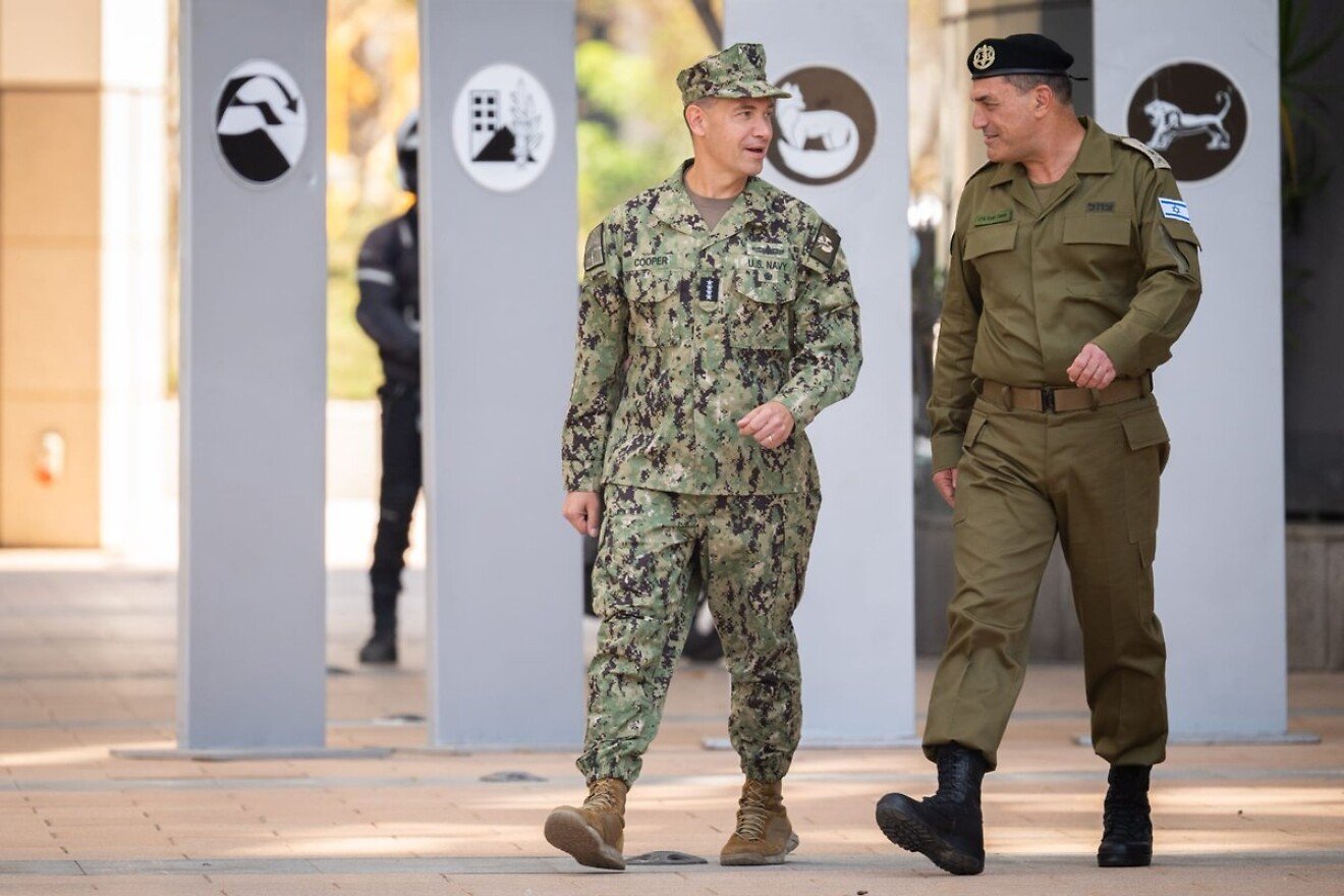U.S. Central Command Commander Adm. Brad Cooper, left, and IDF Chief of Staff Lt. Gen. Eyal Zamir at IDF headquarters, Tel Aviv, on Sept. 6, 2025. Source: @CENTCOM/X.