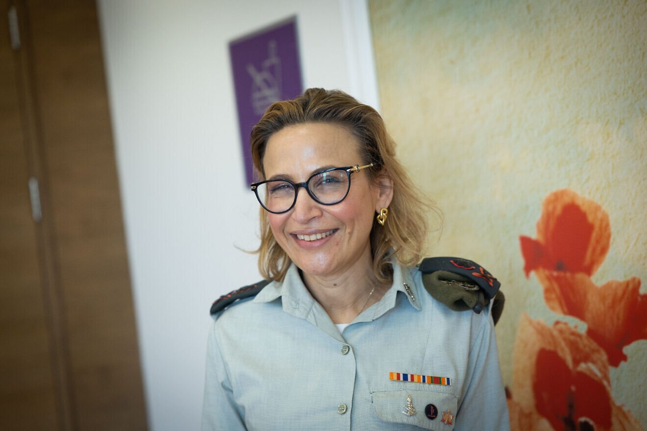 Генеральный военный прокурор Армии обороны Израиля бригадный генерал Ифат Томер-Йерушалми на церемонии приветствия новоназначенного генерального прокурора Гали Бахарав-Миары в Иерусалиме, 8 февраля 2022 года. Фото Йонатана Синделя/Flash90. Генеральный военный прокурор Армии обороны Израиля бригадный генерал Ифат Томер-Йерушалми на церемонии приветствия новоназначенного генерального прокурора Гали Бахарав-Миары в Иерусалиме, 8 февраля 2022 года. Фото Йонатана Синделя/Flash90.