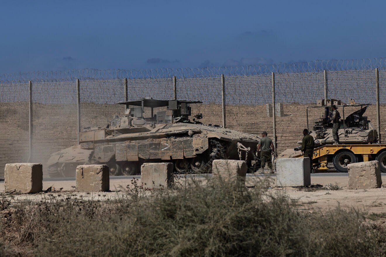 Israeli army on the southern border with Gaza. Oct. 16, 2025. Photo by Tsafrir Abayov/Flash90.