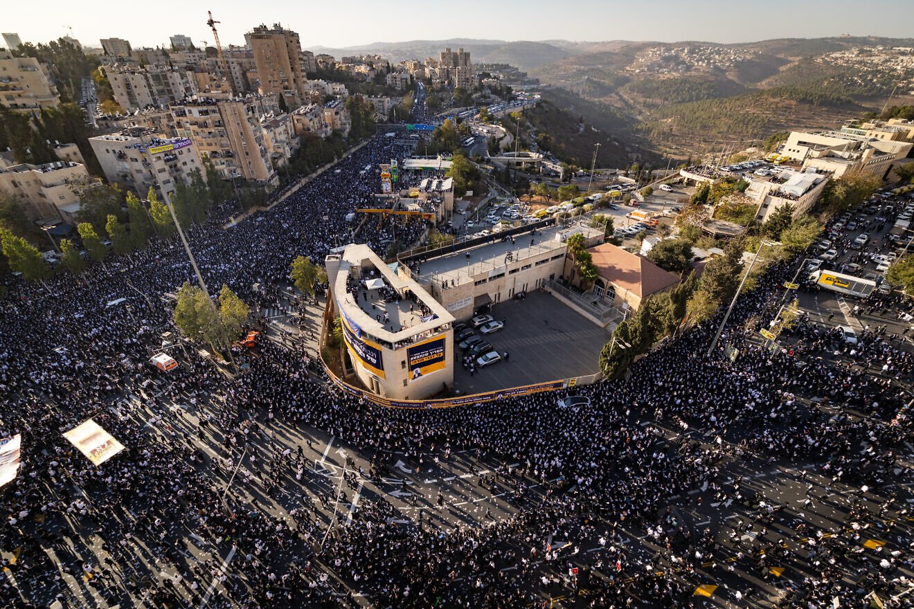 Hundreds of thousands of ultra-Orthodox Jews attend the "million man" protest against IDF conscription, in Jerusalem, October 30, 2025. Photo by Yonatan Sindel/Flash90.