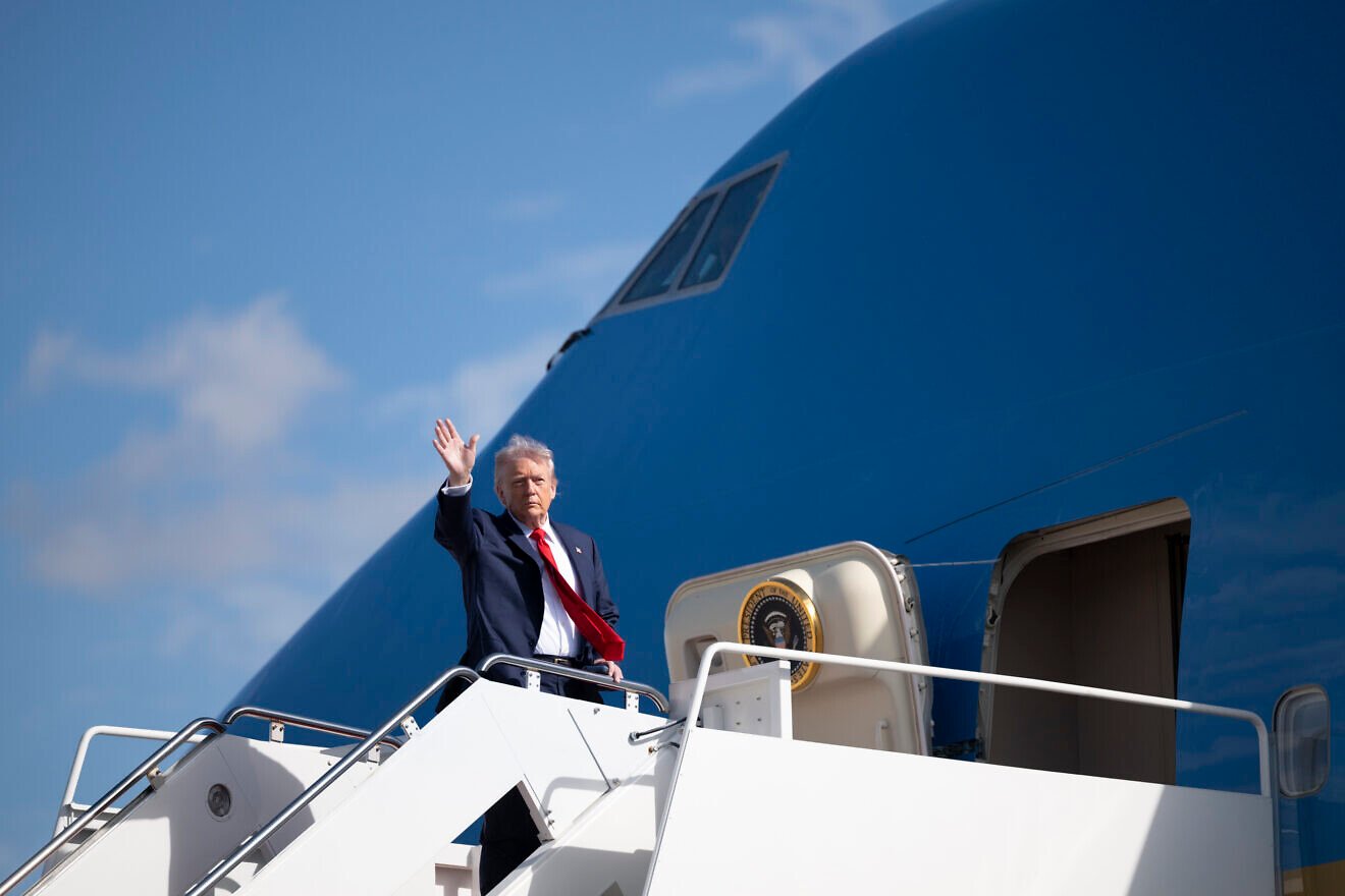 U.S. President Donald Trump boards Air Force One at Joint Base Andrews, Md., en route Palm Beach International Airport, Fla., Oct. 31, 2025. Credit: Joyce N. Boghosian/White House.