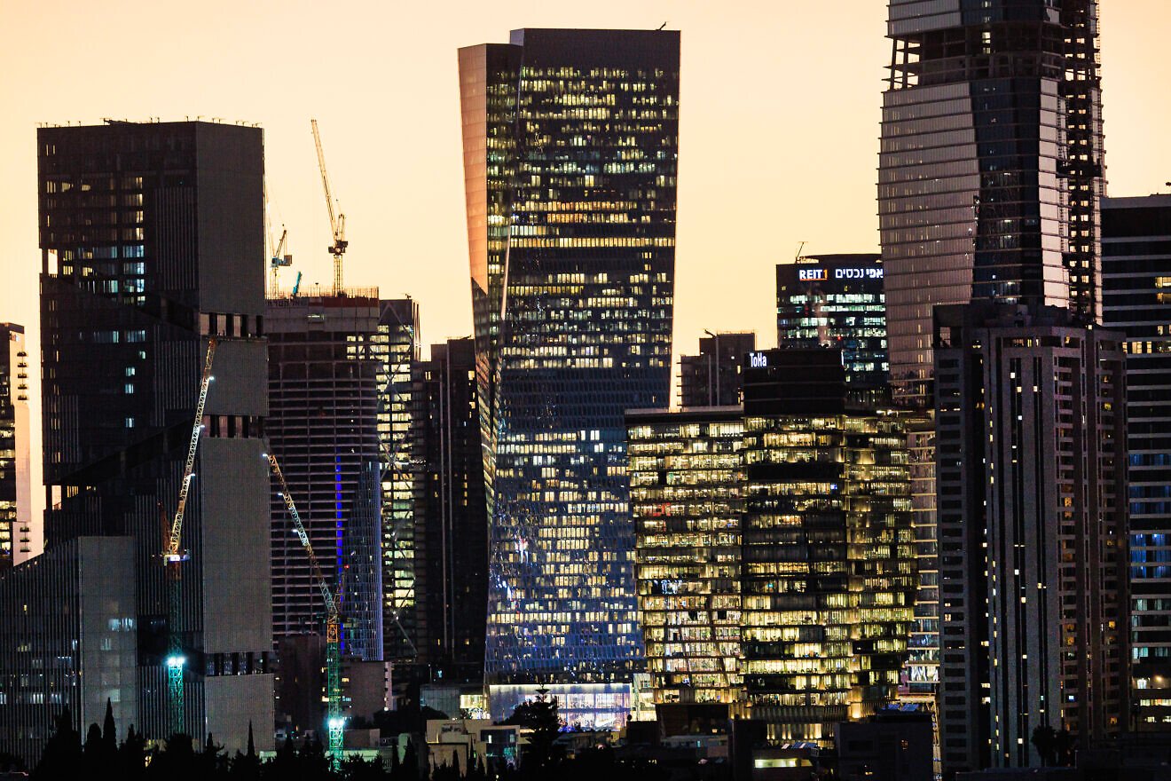 Evening view of the Tel Aviv skyline. Oct. 26, 2025. Photo by Moshe Shai/FLASH90.