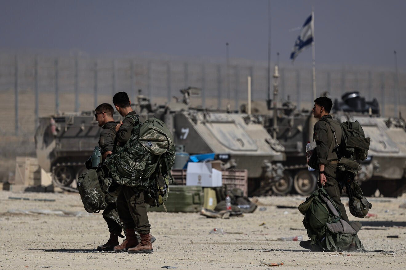 Israeli soldiers seen near the Israeli border with the Gaza Strip, Nov. 10, 2025. Photo by Tsafrir Abayov/Flash90.
